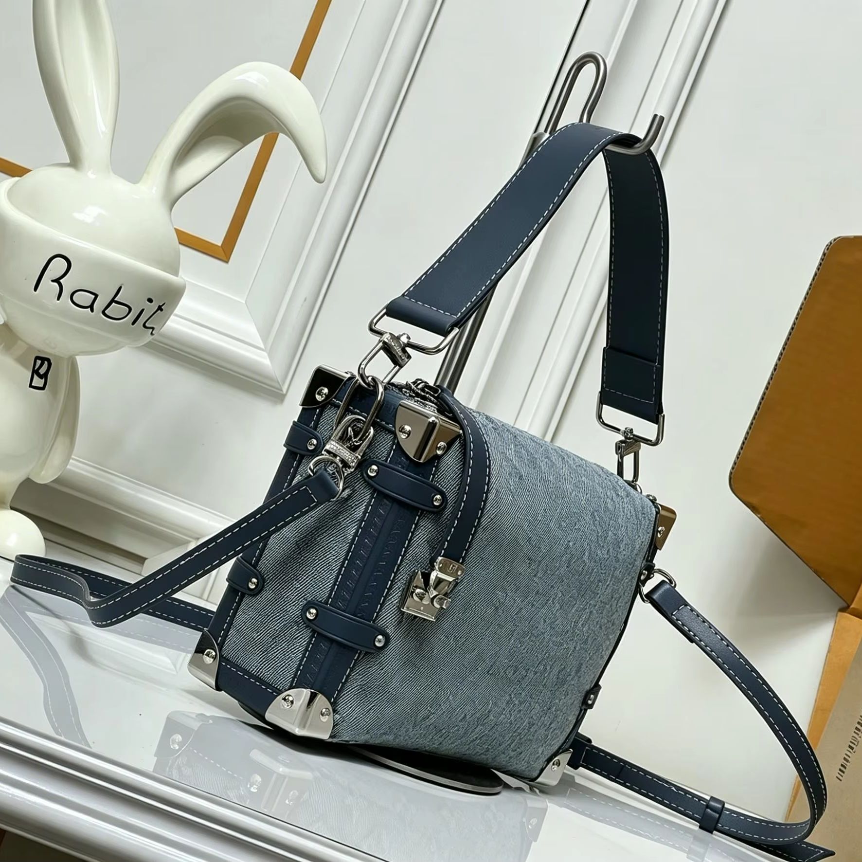 블루 자카드 데님 미니 트렁크 백, 럭셔리 듀얼 스트랩 - Luxury Bags Denim 리뷰 및 가격